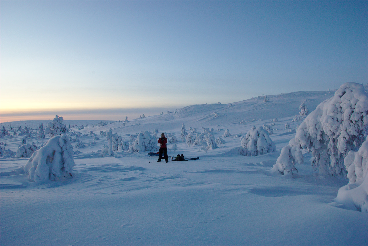 Between Hannukuru and Sioskuru Between Hannukuru and Sioskuru